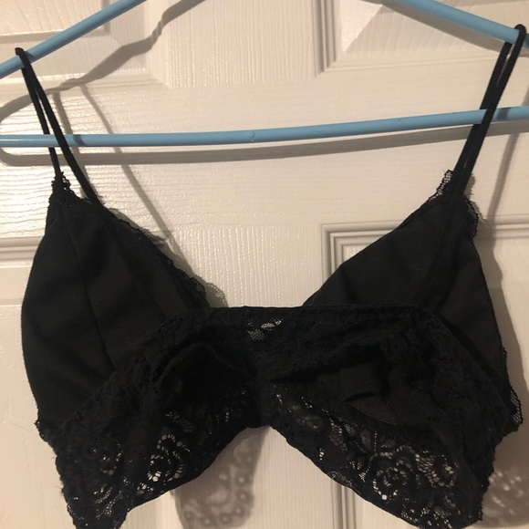 FREE WITH PURCHASE: Shien bralettes - Picture 2 of 4